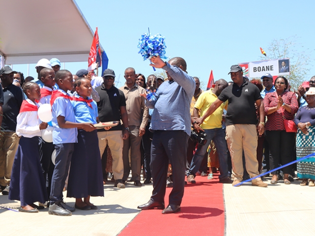 Filipe Nyusi inaugura ETA compacta de Corumana