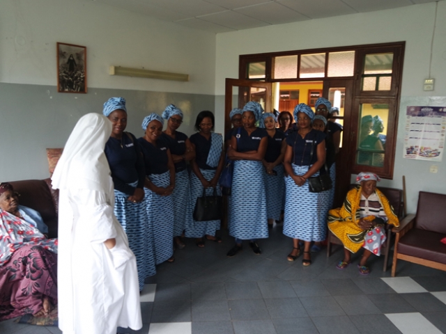 Visita ao Lar de Idosos Nossa Senhora dos Desamparados